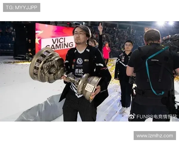 深圳极限运动队在世界街舞大赛中以67分领先其他队伍展现强劲实力 深圳极限运动队在世界街舞大赛中以67分领先其他队伍展现强劲实力