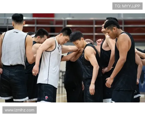 任骏飞引领球队奋勇拼搏展现篮球精神成就辉煌赛季之路