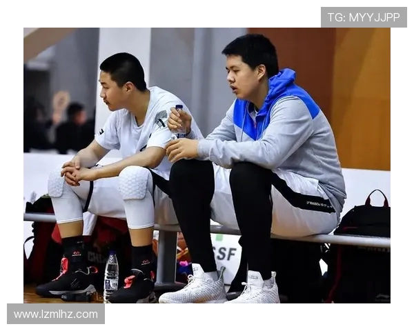 扎克拉文的篮球之路：从新星到全明星的辉煌历程与挑战