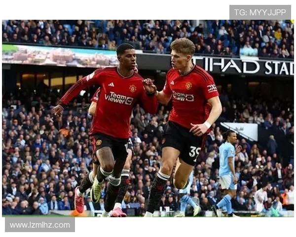 曼联迎战埃弗顿联赛杯激战在即球迷期待精彩对决 曼联迎战埃弗顿联赛杯激战在即球迷期待精彩对决