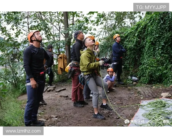重庆攀岩队意识对比深度解析与训练策略探讨 重庆攀岩队意识对比深度解析与训练策略探讨