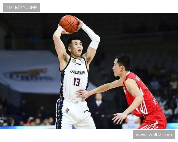 南京足球队在选拔赛中以84分稳居积分榜首位，展现强劲实力